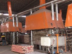 根本木業(yè)建筑模板生產設備熱壓機